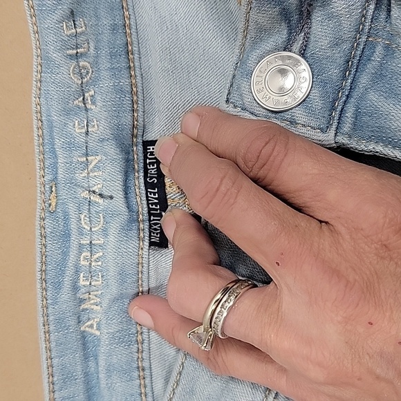 American Eagle, Size 6, Ne(x)t Level Stretch, Light Wash, Raw Hem Shorts - Picture 9 of 10